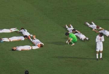 Video bóng đá: Màn ăn mừng kiểu Nhật Bản của các cầu thủ J-League